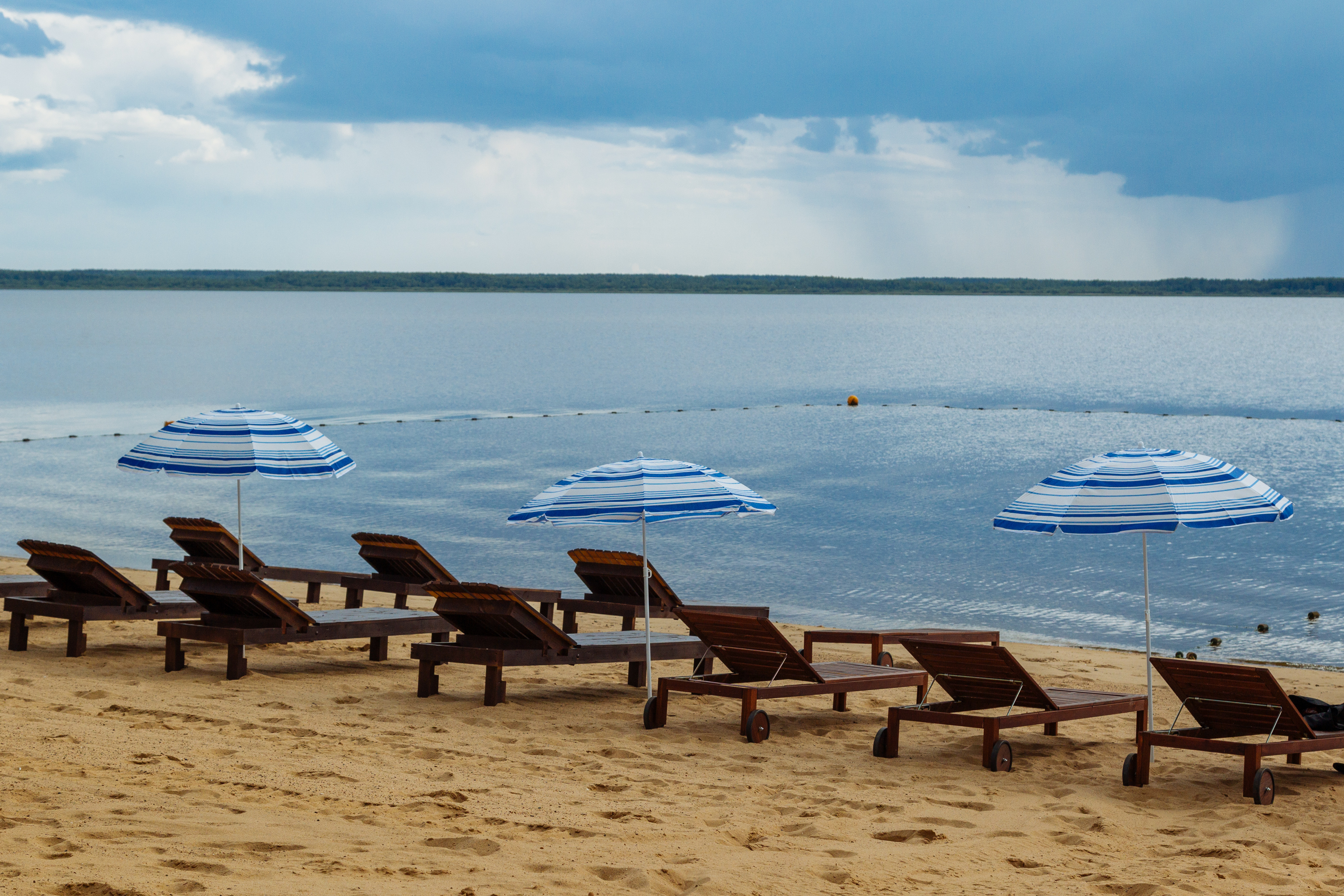 Отдохнуть летом на волге. Пляж Коприно Рыбинск. Бухта Коприно пляж. Парк отель бухта Коприно пляж. Рыбинское водохранилище Коприно база.